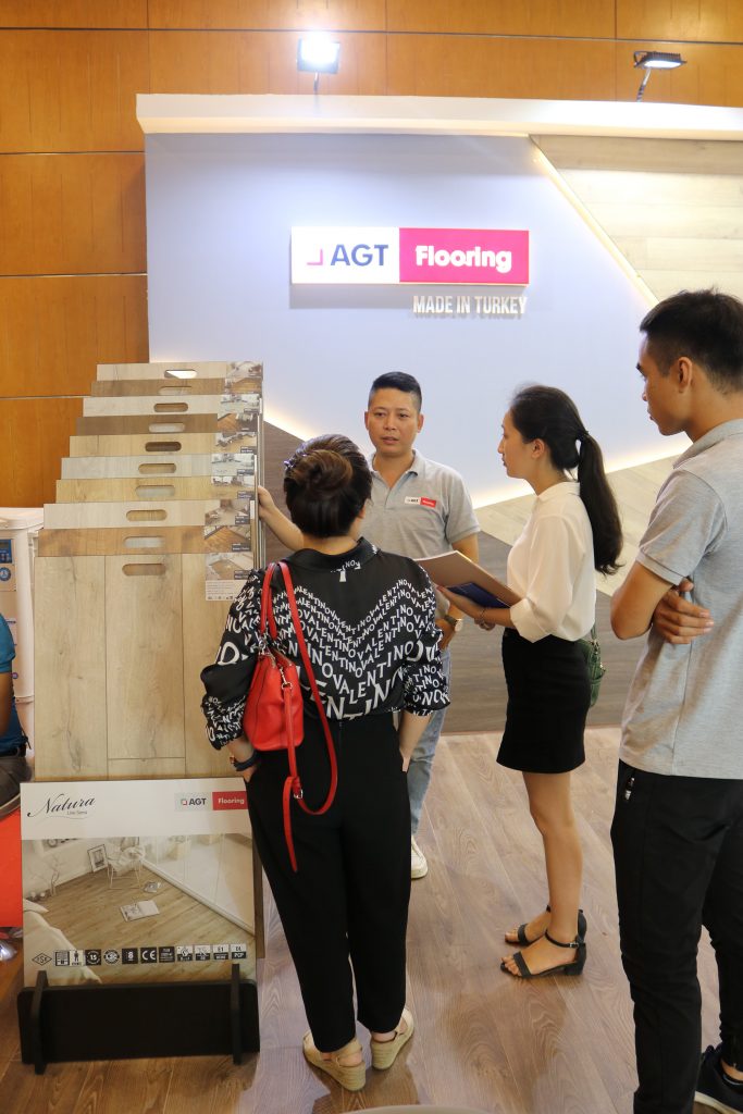 hội chợi vietbuild sàn gỗ AGT Flooring